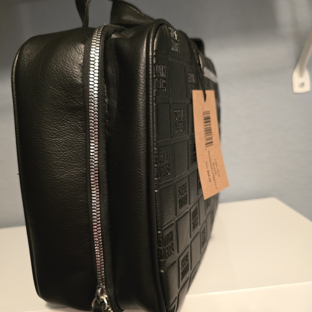 Steve Madden Black Weekender Cosmetic Bag - Picture 3 of 6